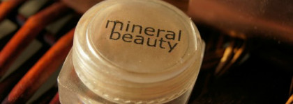 "Сияющий" пост (Benefit High Beam и Coastal Scents Flawless Glow Dust)