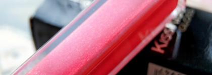 Блеск из лепестков мака Guerlain KissKiss Gloss (823 Poppy Star)