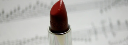 Осенняя помада Catrice Ultimate Shine Gel Lip Colour в оттенке 010 (Love's Di-wine)