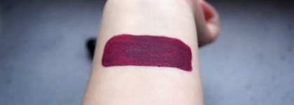 MAC Retro Matte Liquid Lipcolour в оттенке Oh, Lady