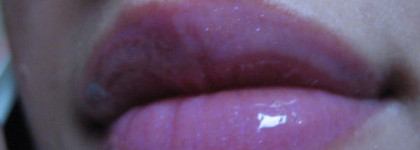Блески для губ Yves Rocher Couleurs Nature Gloss Sublemateur Repulpant Plumping Sheer Gloss 02 Mure и Yves Rocher Gloss Volume Sexy Pulp  04 Rouge Sombre