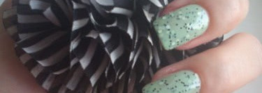 Стихия - воздух: El Corazon Active Bio-gel Color gel polish Souvenir eggs #423/105, 106, Dance Legend Fruity Milk #947 и Deborah Lippmann Glitter in the air