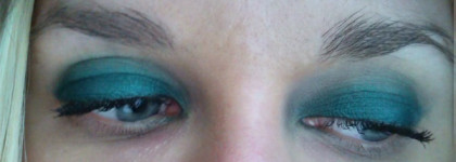 Настоящий изумруд: тени для век Yves Rocher Intense Color Single Eyeshadow #63 Vert Empire