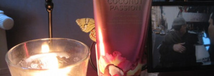 Любимчик Victorias Secret, Coconut Passion "vanilla & coconut". Ultra-Moisturizing Hand and Body cream