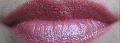 Помады Lush Fresh Handmade Сolour. Такие спорные, но интересные оттенки: Perspective, Bubbly, Vibrance