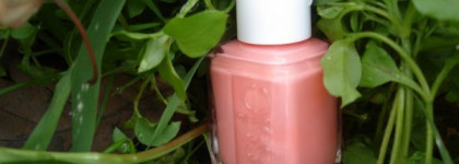 Яркая осень с Essie "Haute As Hello"