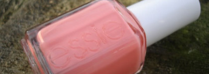 Яркая осень с Essie "Haute As Hello"