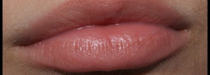 Красавица Chanel Rouge Coco Shine №56