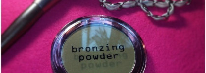 Горячо любимая Бронзирующая пудра Bronzing Powder by H&M в оттенке Luxury Tan
