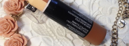 Неплохой  контурирующий стик Maybelline Master Contour V-Shape Contouring Duo 01 Light