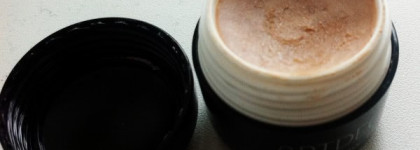 База на базу. Сравниваем Artdeco Eyeshadow Base и Urban Decay Eyeshadow Primer Potion