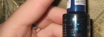 Лак Сatrice из коллекции Cruise Couture Ultimate Nail Laqcuer C05 Nautica и знаменитый Essence №78 Blue Addicted