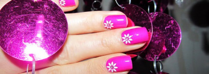 China Glaze Beach Cruise-r и ромашки