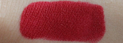 Самая красная из всех красных MAC Retro Matte Lipstick Russian Red