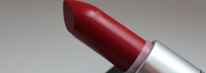 Самая красная из всех красных MAC Retro Matte Lipstick Russian Red