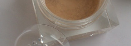 Clarins  Skin Illusion Mineral & Plant Extracts Loose Powder Foundation №107 – Минеральная рассыпчатая пудра-основа, придающая сияние коже