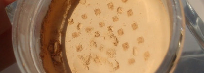 Clarins  Skin Illusion Mineral & Plant Extracts Loose Powder Foundation №107 – Минеральная рассыпчатая пудра-основа, придающая сияние коже