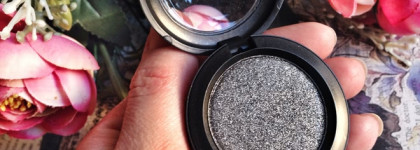 Кремовые перламутровые тени Mac Pressed Pigment - оттенок Jet Couture 