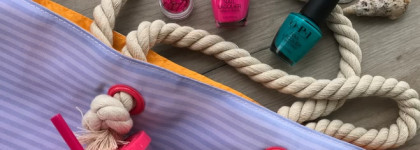 OPI nail lacquer Vernis A ongles “V-I-Pink Passes” NL N72 & OPI nail lacquer Vernis A angles “Dance Party 'Teal Dawn” NL N74