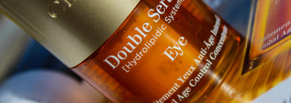 Комплексная омолаживающая двойная сыворотка для кожи вокруг глаз Clarins Double Sérum Eye global age control concentrate