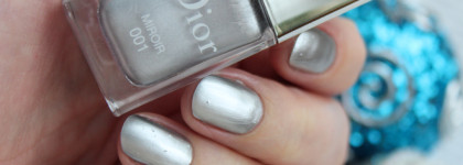 Капризная фольга на ногтях вместе с лаком для ногтей Dior Le Vernis #001 Miroir