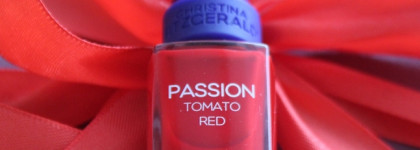 Идеальный красный - лак для ногтей Christina Fitzgerald "Passion Tomato Red"