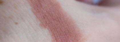 Профессиональные карандаши для губ Miss Tais в оттенках 765 и 780