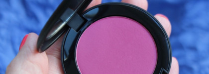 Яркие, но абсолютно ручные румяна IsaDora Perfect blush 08 «Purple Rose”