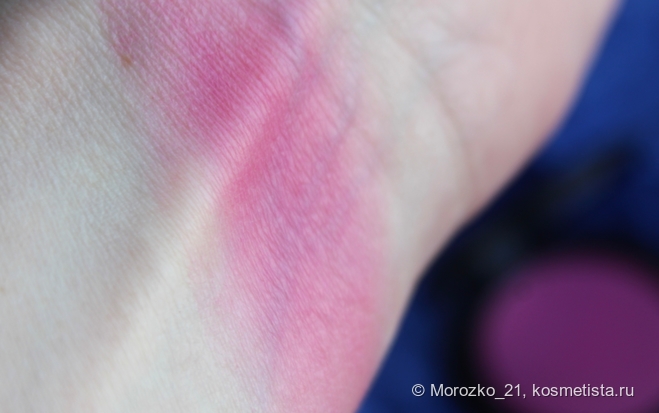 Яркие, но абсолютно ручные румяна IsaDora Perfect blush 08 «Purple Rose”