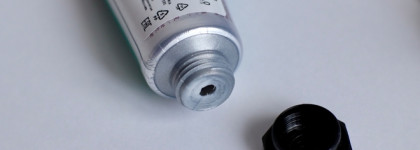 Бразилия рядом с крем-муссом для рук L'Occitane au Bresil Bacuri