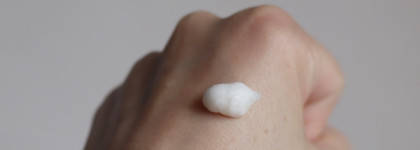 Бразилия рядом с крем-муссом для рук L'Occitane au Bresil Bacuri