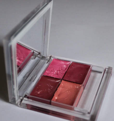 С Рождеством! Рождественский набор TheFaceShop - Holiday Love Edition My Dearest Winter Friends Face it Make Up Kit