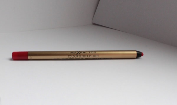 Блеск и карандаш. Dior addict gloss Iconic red №856 и Max Factor Colour Elixir Lip Liner №10 Red Rush