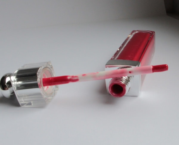 Блеск и карандаш. Dior addict gloss Iconic red №856 и Max Factor Colour Elixir Lip Liner №10 Red Rush