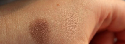 Тени Clarins Ombre Minerale Wet & Dry Mineral Eyeshadow Smoothing And Long-Lasting в оттенках 05 Lingerie, 12 Aubergine и 04 Golden Rose