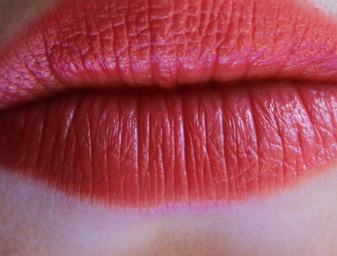 Clarins Rouge Eclat Satin Finish Age-Defying Lipstick в оттенке №08 Coral Pink