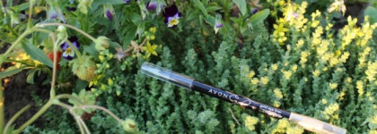 Avon 24K Gold Eye Liner в оттенке Golden Black / Карандаш для глаз «24 карата золота». Карандаш, который не подошел никому