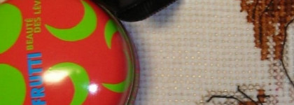 Agatha Ruiz De La Prada Tuti Frutti Beaute des levres Fragranced Balm - Старый добрый помощник