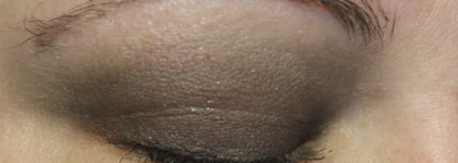 Совсем не весенние - Clarins Ombre Mineral Eyeshadow Smoothing & Long-Lasting №15 Black Sparkle - тьма, шторм и буря в заливе