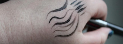 Подводка для глаз черная Гурмандиз Liquid eyeliner - стоит ли игра свеч?