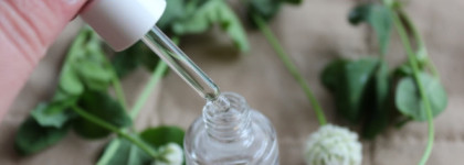 Essence nail art express dry drops Покрытие верхнее для быстрого высыхания лака "экспресс сушка"