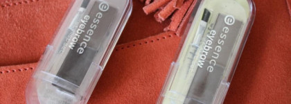 Essence Eyebrow Stylist set Набор для бровей компактный в двух оттенках №01 Natural brunette style и №02 Natural blonde style