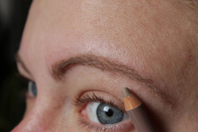 Карандаш для бровей Essence Eyebrow designer №05 Soft Blonde