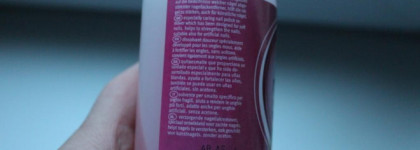 Essence Nail polish remover Nail hardening Эссенс жидкость для снятия лака укрепляющая