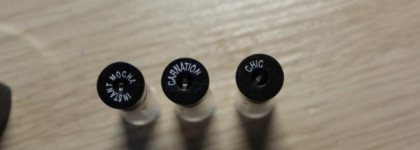 Помада Avon Ultra Colour lipstick в оттенке Chic