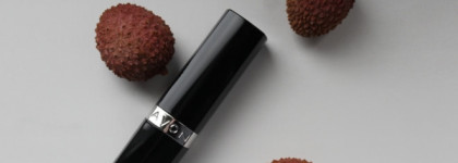 Помада Avon Ultra Colour lipstick в оттенке Chic