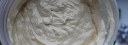 Чудесное банановое мороженое Organic shop Body desserts Banana milk shake Восстанавливающий крем для тела