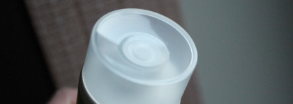 Avon Foot Works Смягчающий Крем Для Ступней с мочевиной и альфа-гидроксикислотой