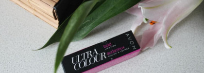 Avon Ultra Colour Bold lipstick в оттенке Ruby shock