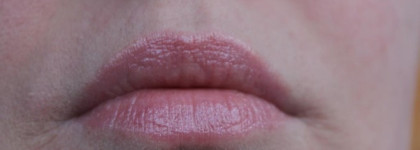 Essence Glossy kiss lipbalm 02 Raspberry kiss